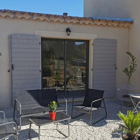 Logement Au Calme A Lourmarin Exterior photo